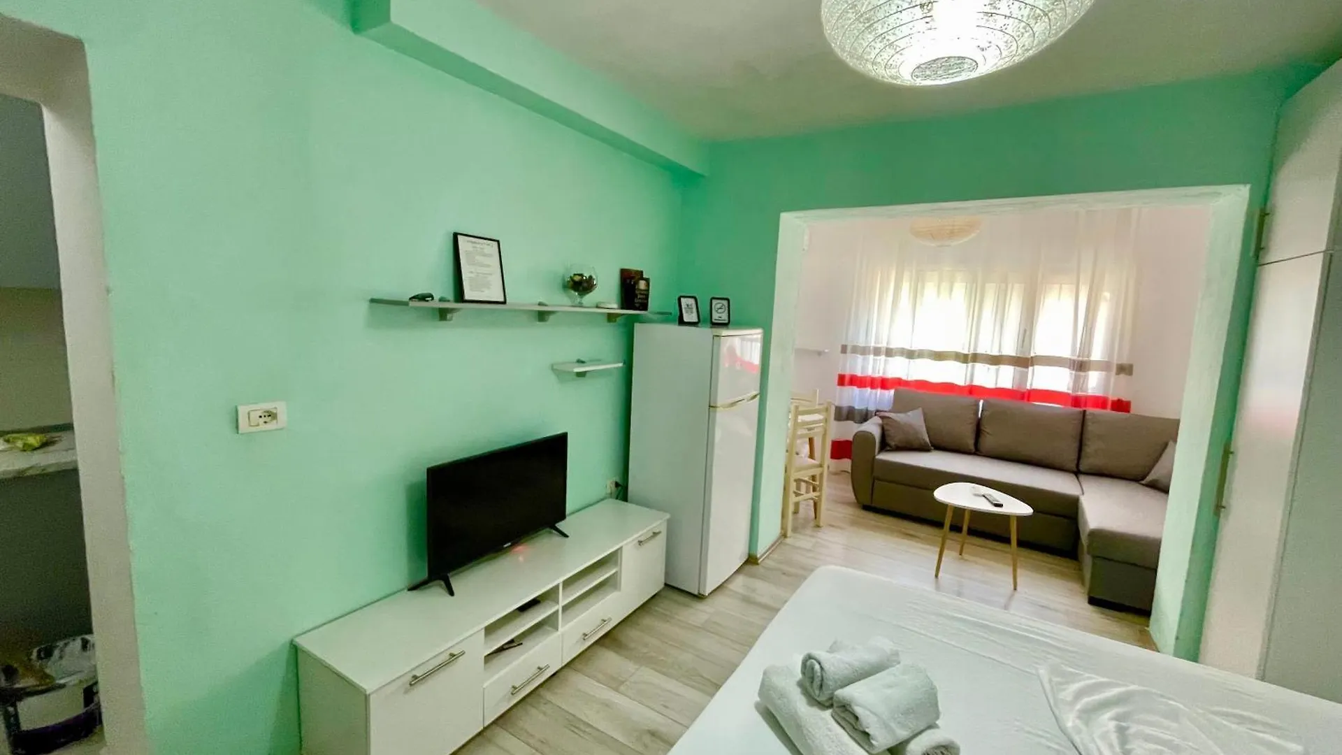 Superb Studio Apartment Near To The City Center 地拉那