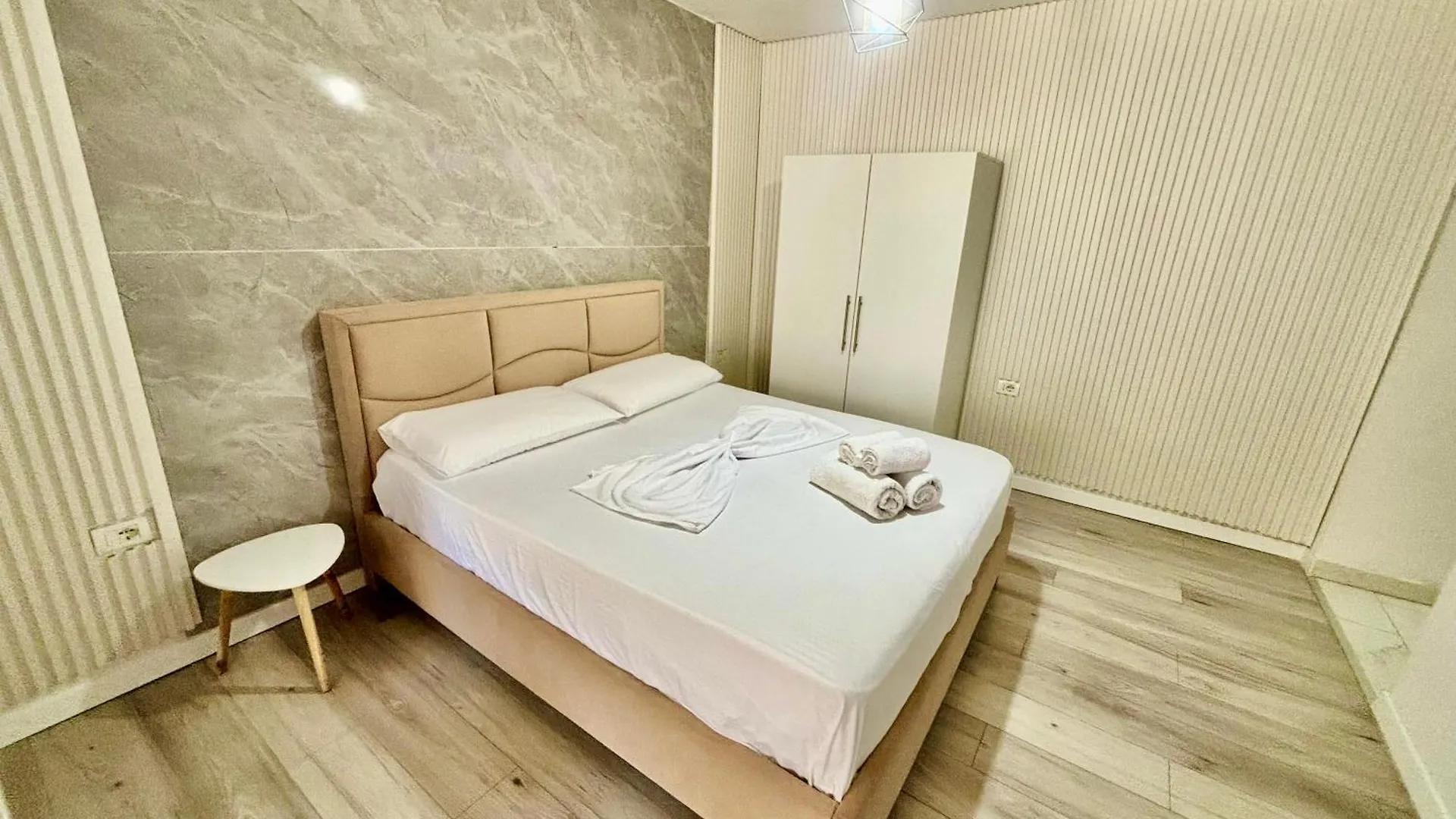 Superb Studio Apartment Near To The City Center contacts