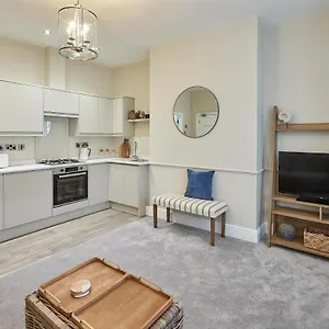 Apartment Host & - Normanby Terrace United Kingdom